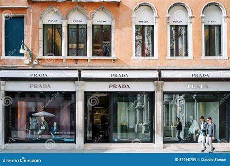 prada outlet venice.